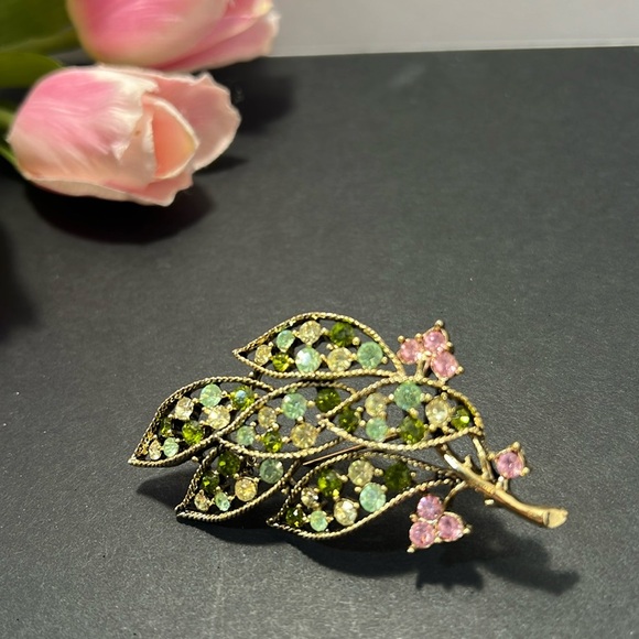 R J Graziano Vintage Pink and Green Floral Pin. WA324 - Picture 1 of 4